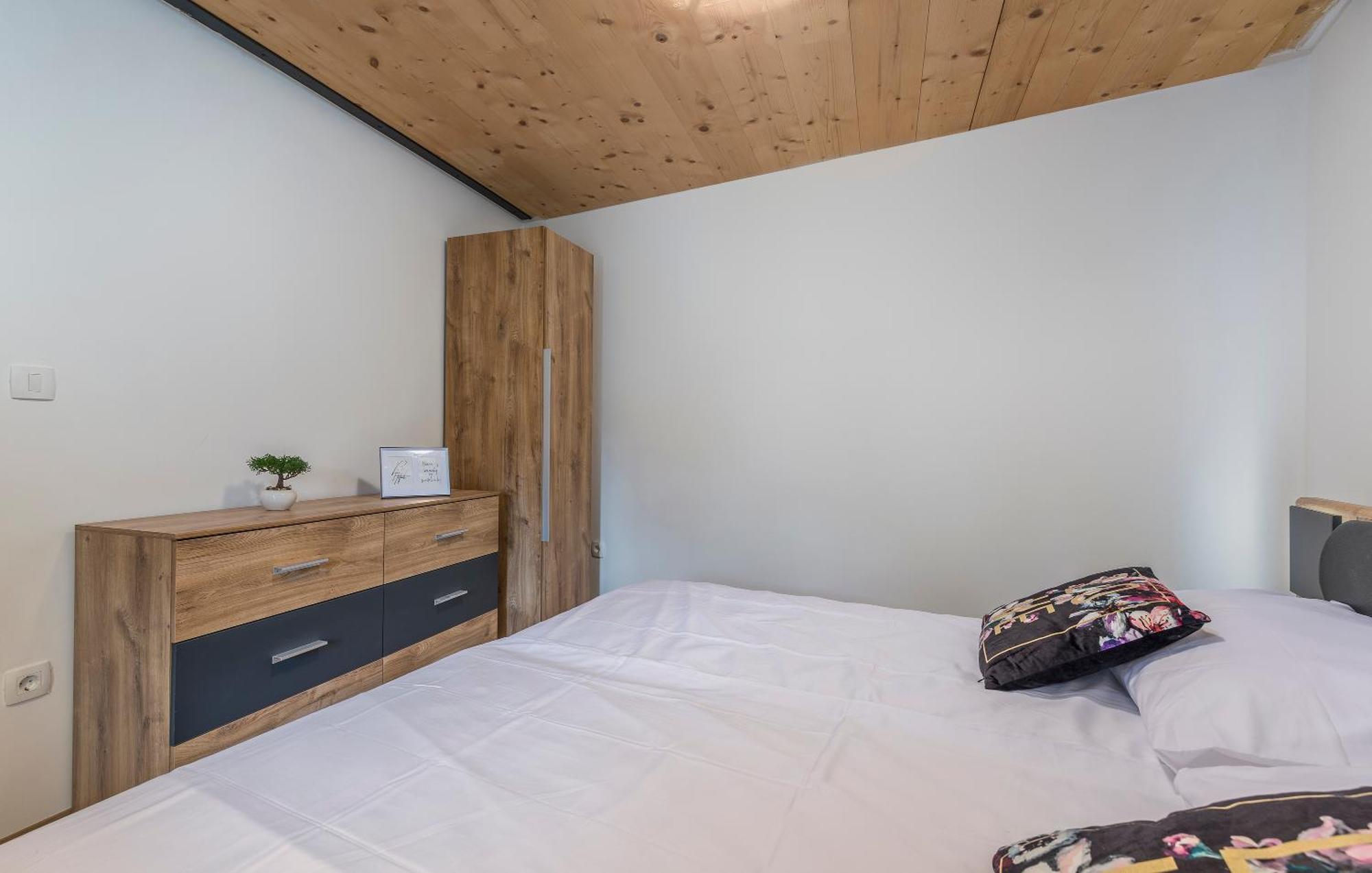 Villas Martincici With Large Pool Groznjan Room photo
